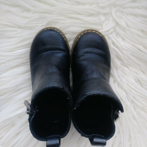 Shoe - Picture 2 of 2